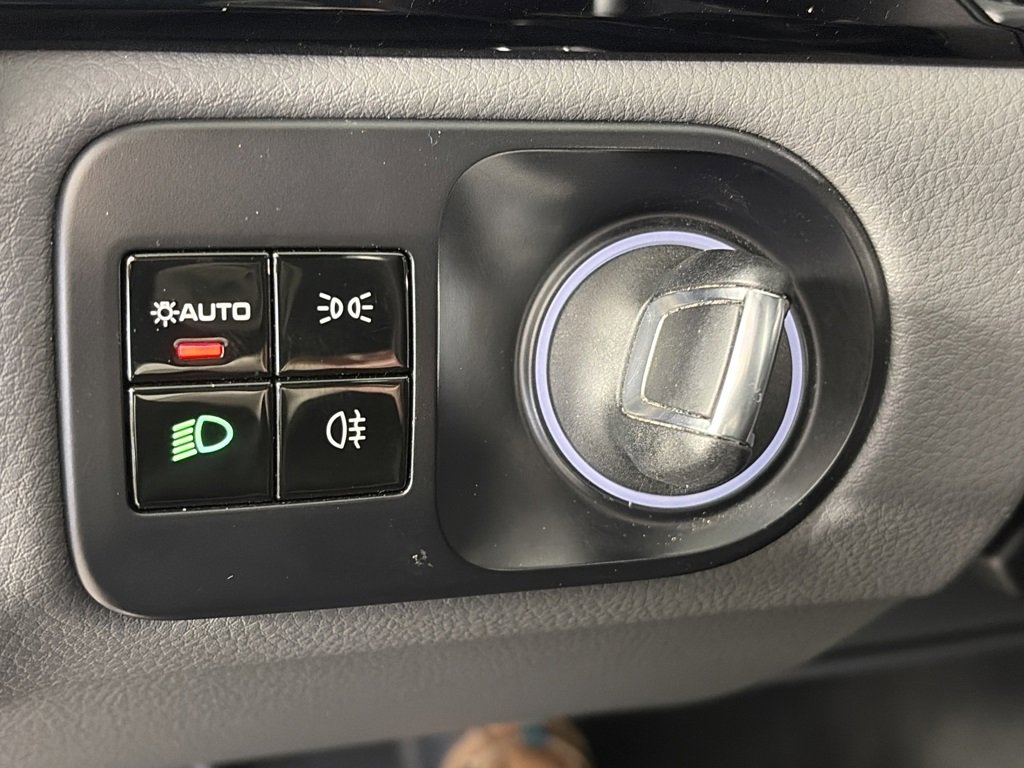 Used 2020 Porsche Cayenne image 22