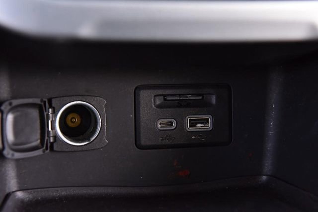 Used 2023 GMC Acadia SLT image 16