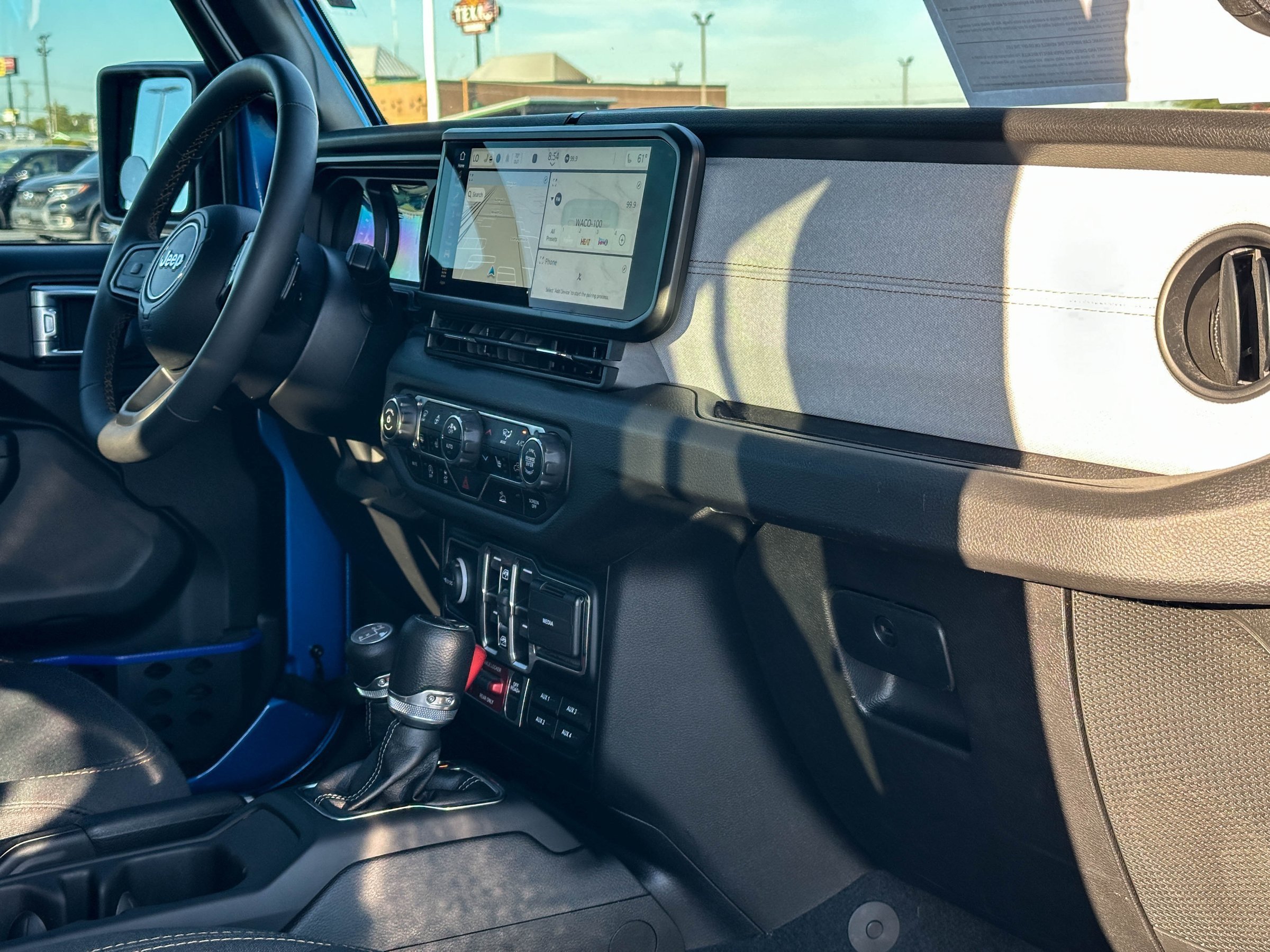 Used 2024 Jeep Gladiator Sport AWD/4WD image 22