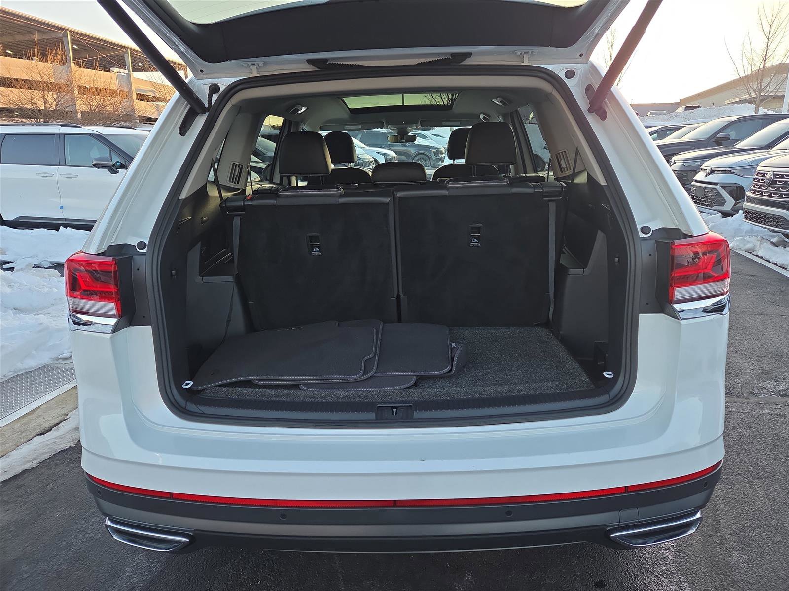 Certified 2023 Volkswagen Atlas SEL image 5