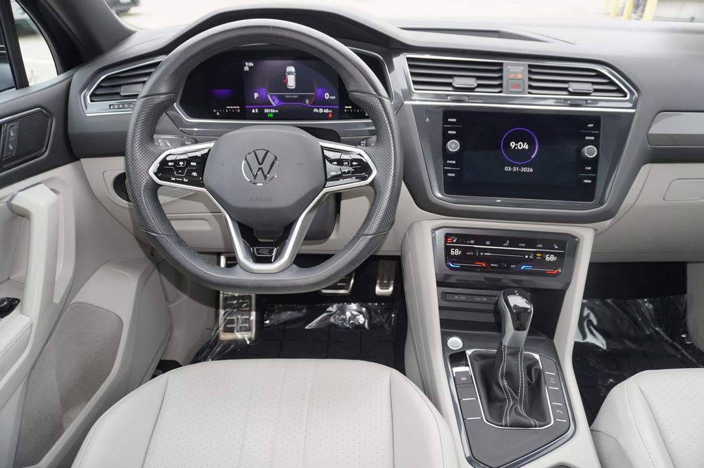 Used 2023 Volkswagen Tiguan SE R-Line image 11
