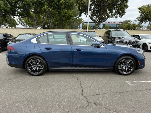 Used 2025 BMW i5 xDrive40 w/ Executive Package image 7
