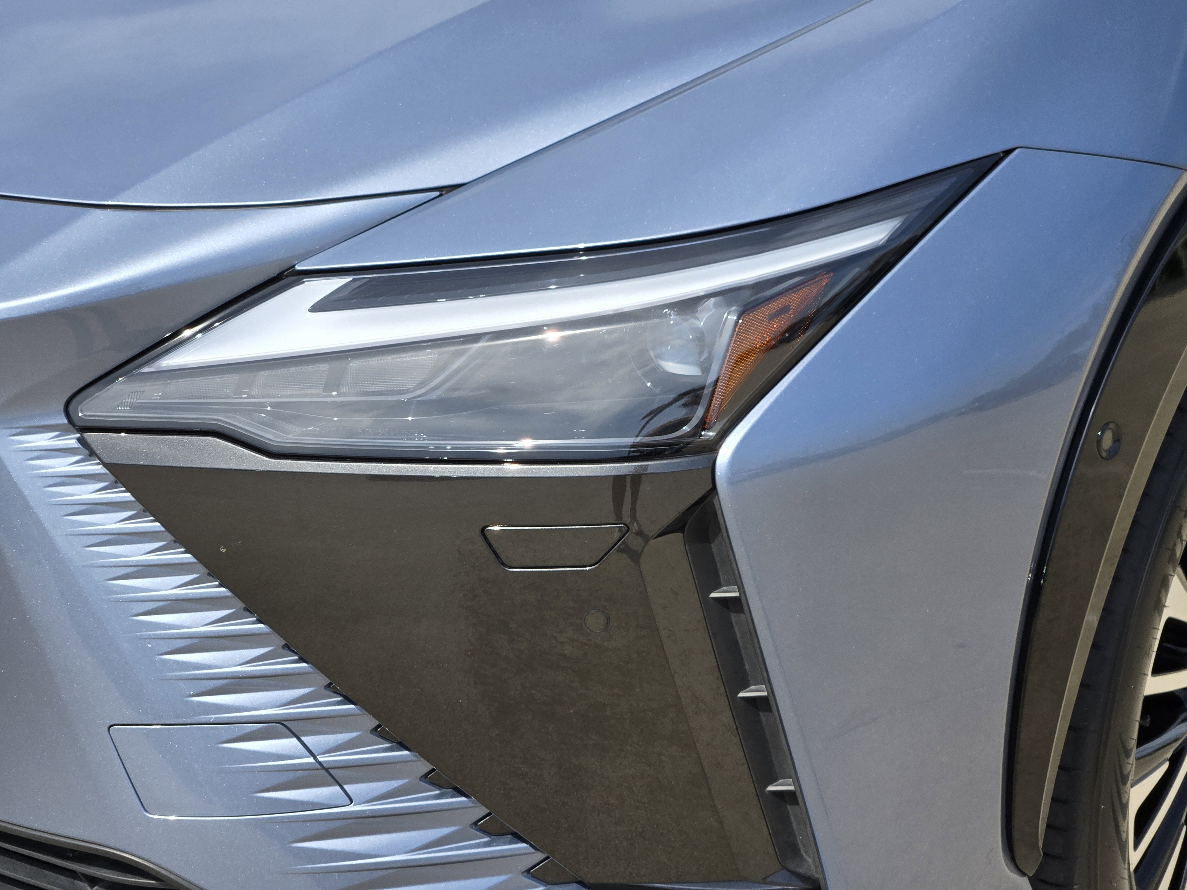 Used 2023 Lexus RZ 450e Premium w/ Technology Package image 12