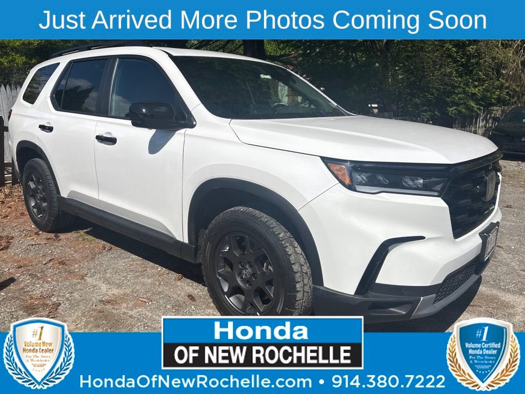 Used 2023 Honda Pilot TrailSport image 1
