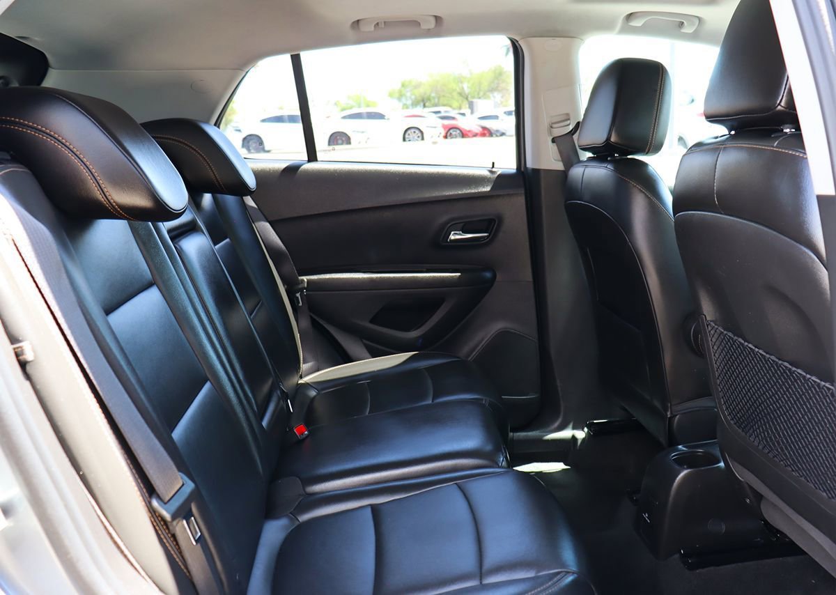 Used 2020 Chevrolet Trax Premier w/ LPO, Protection Package FWD image 27