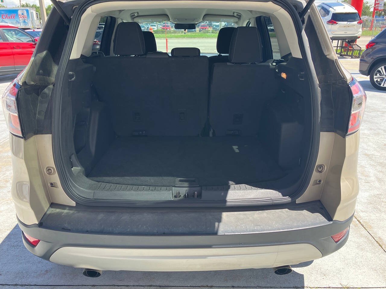 Used 2018 Ford Escape SE FWD image 8