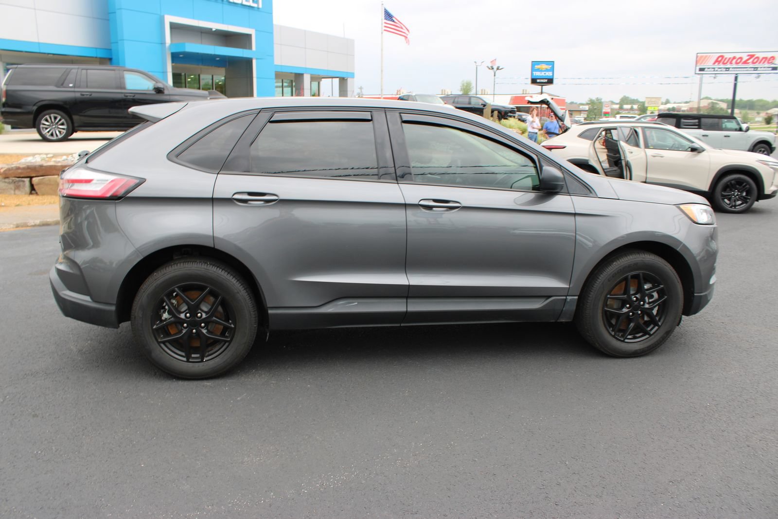 Used 2022 Ford Edge SE AWD/4WD image 9