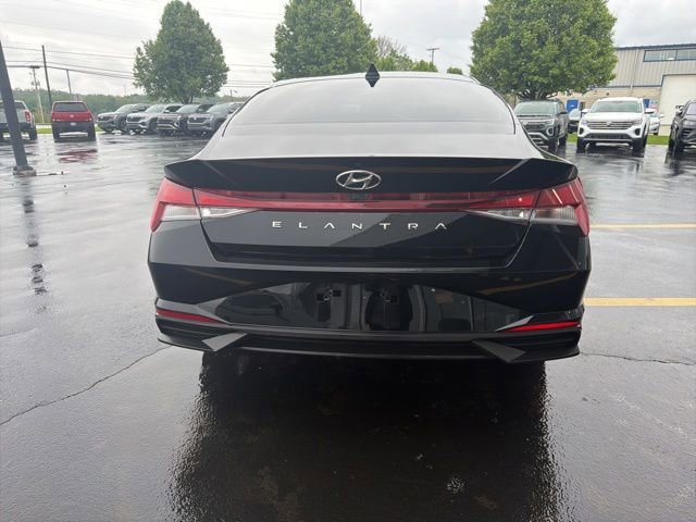 Used 2022 Hyundai Elantra SEL FWD image 5