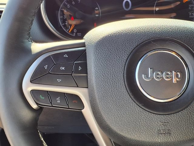 Used 2018 Jeep Grand Cherokee Altitude AWD/4WD image 6