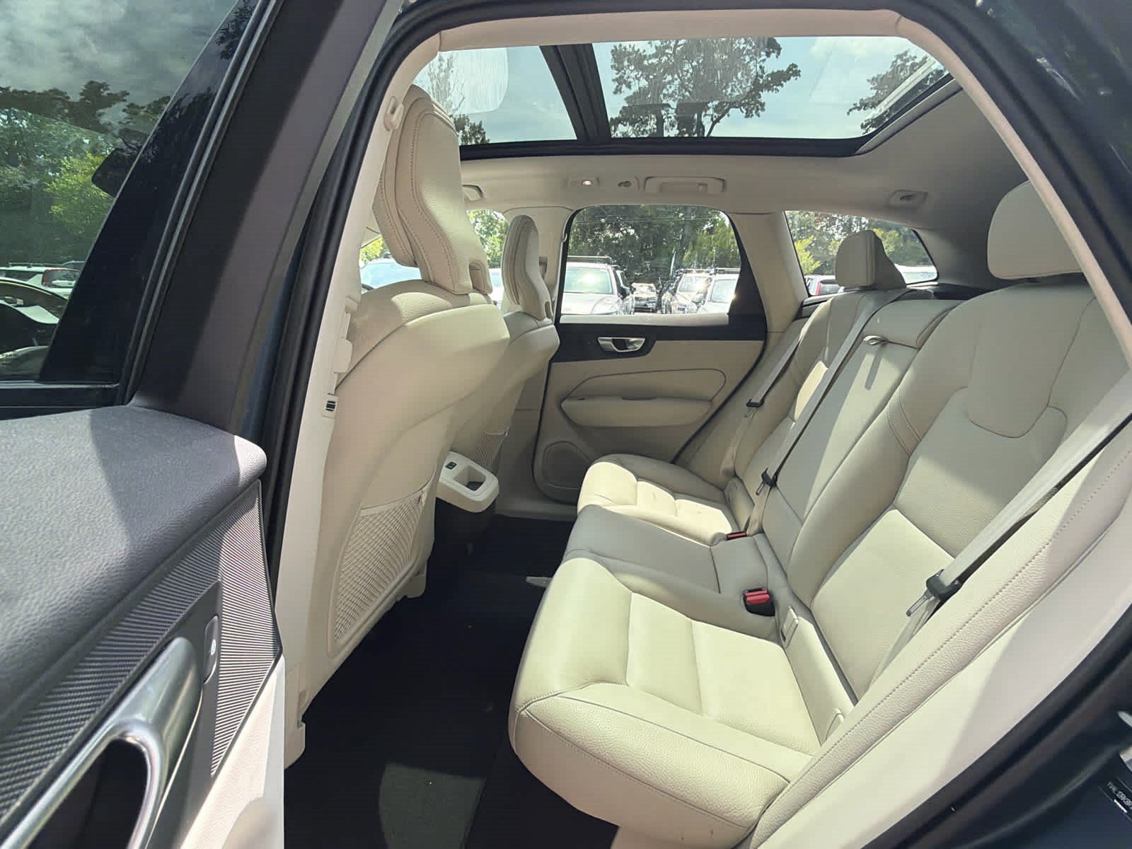Used 2024 Volvo XC60 B5 Core w/ Climate Package AWD/4WD image 23