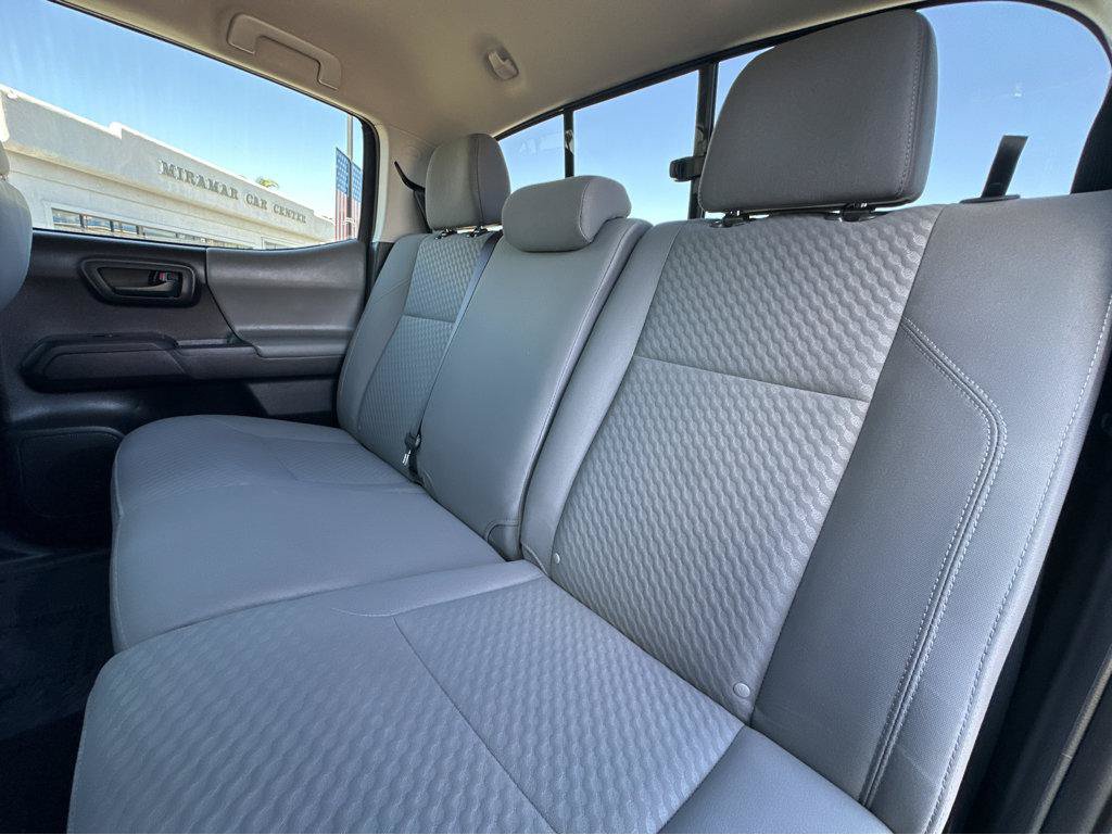 Used 2020 Toyota Tacoma SR AWD/4WD image 9