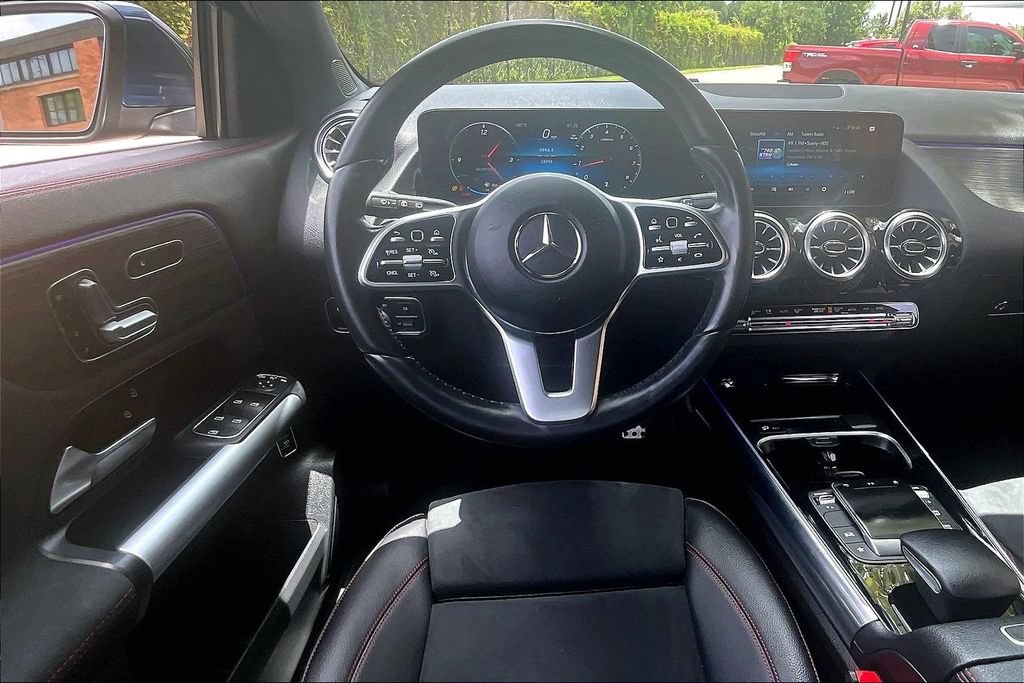 Used 2023 Mercedes-Benz GLA 250 4MATIC image 7