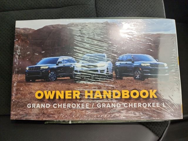 New 2025 Jeep Grand Cherokee Altitude image 37