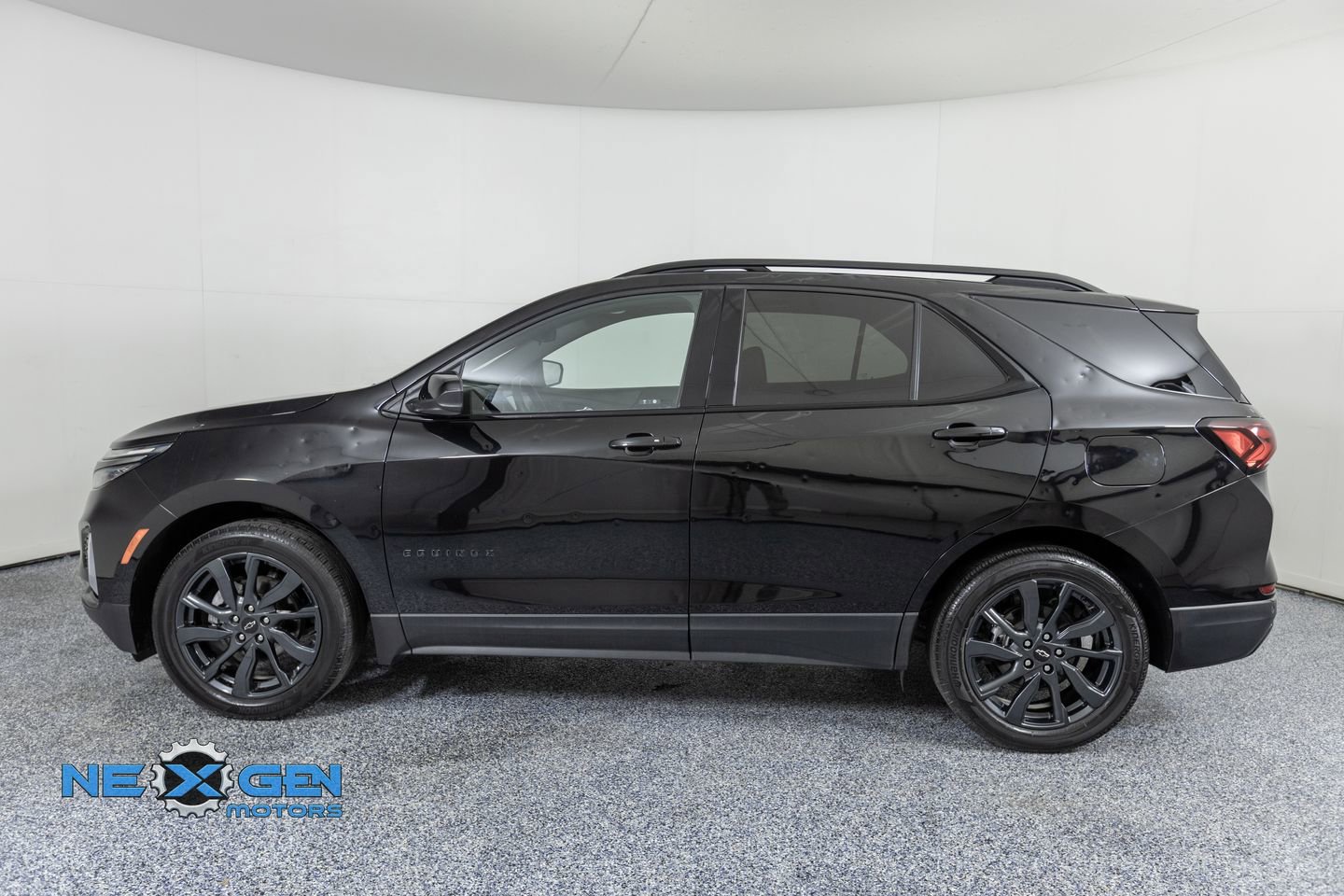 Used 2023 Chevrolet Equinox RS image 4