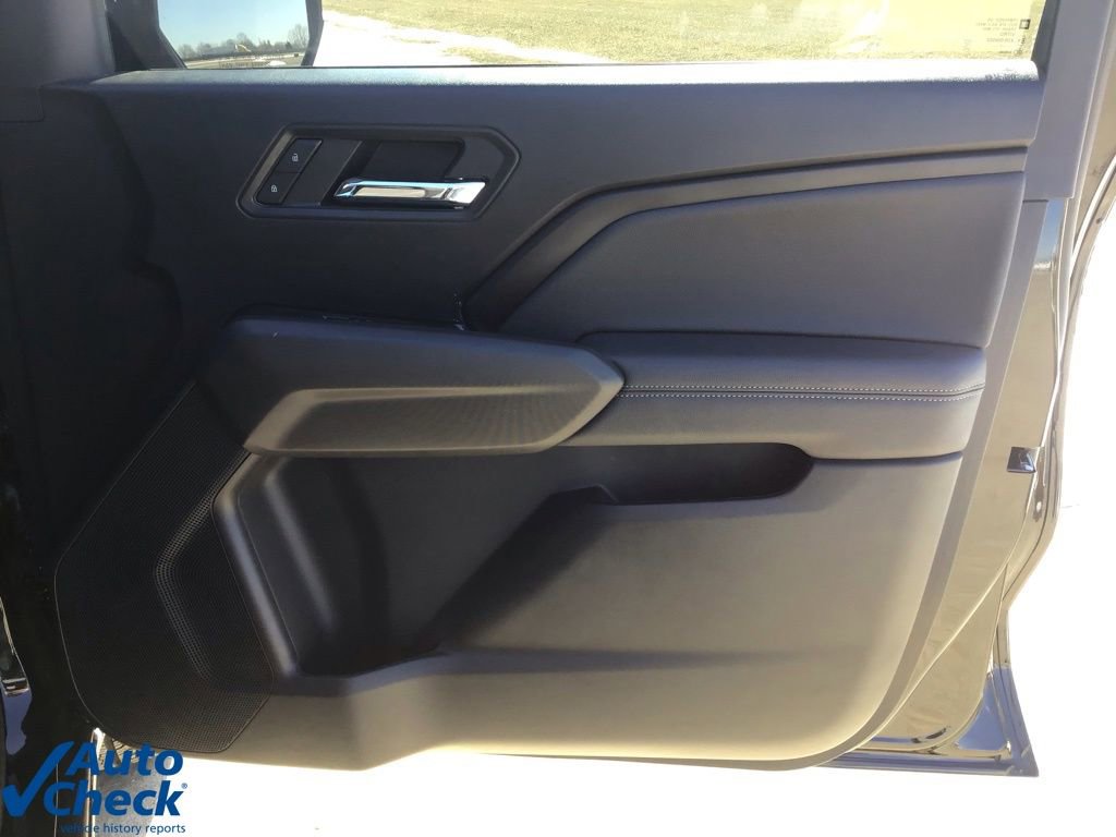 Used 2025 Chevrolet Colorado LT w/ Advanced Trailering Package image 18