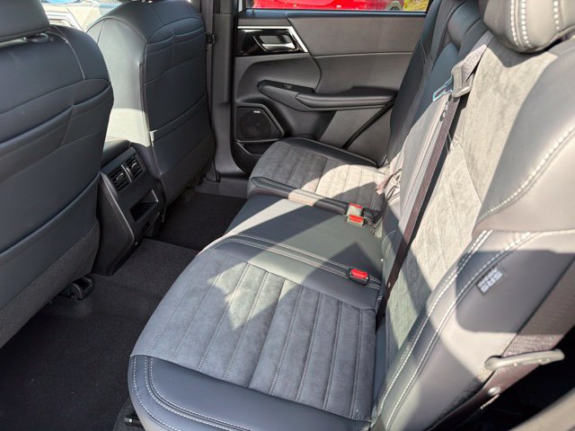 New 2026 Mitsubishi Outlander LE FWD image 17