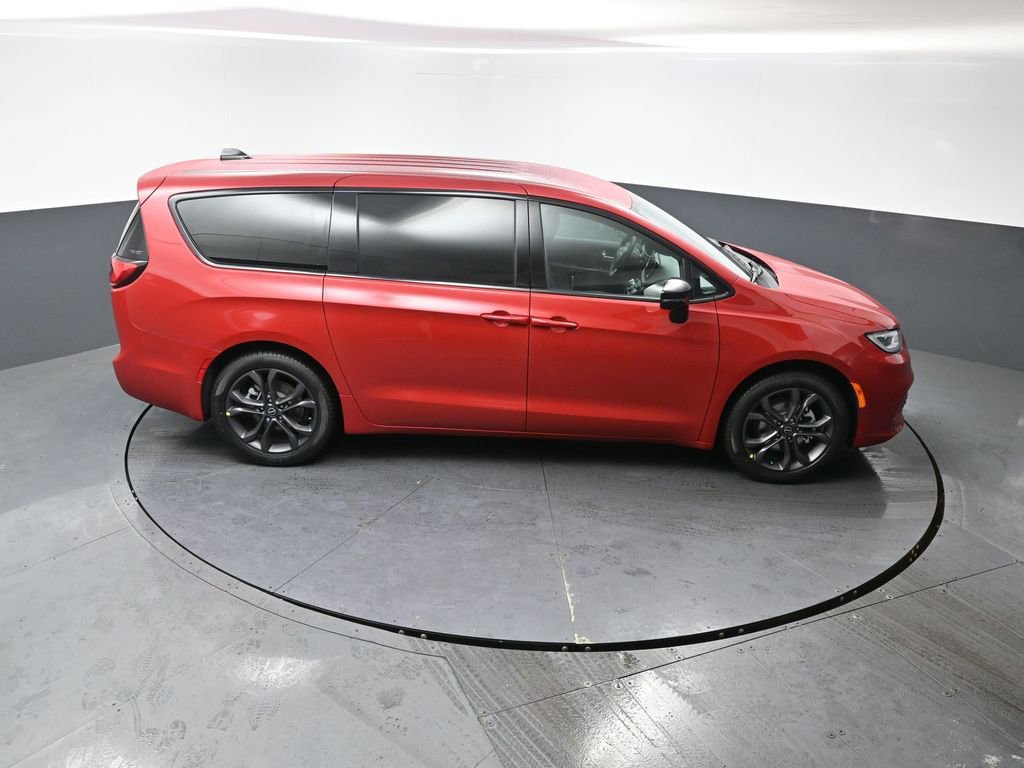 New 2026 Chrysler Pacifica Select FWD image 29