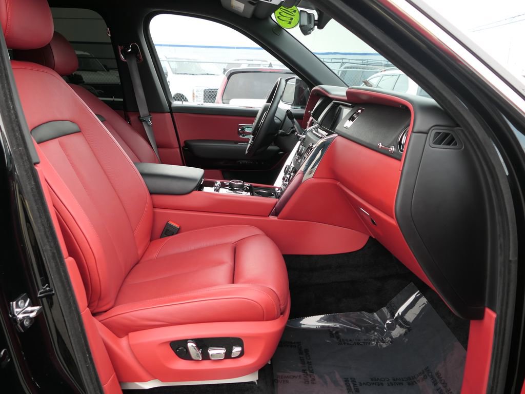 Used 2022 Rolls-Royce Cullinan image 31