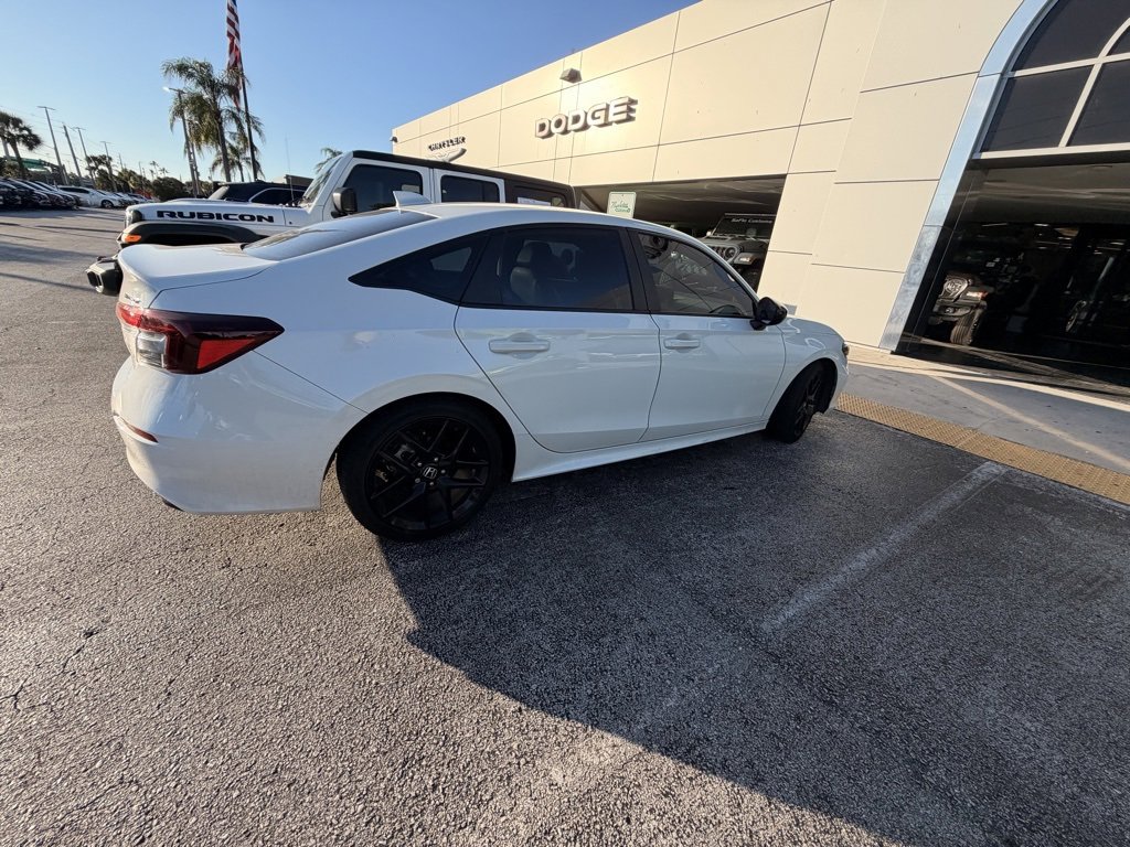 Used 2025 Honda Civic Sport image 4