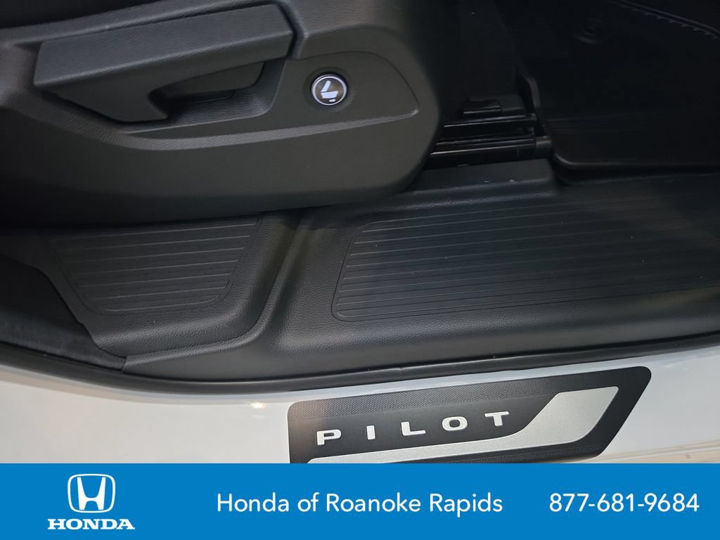 New 2026 Honda Pilot Sport image 26