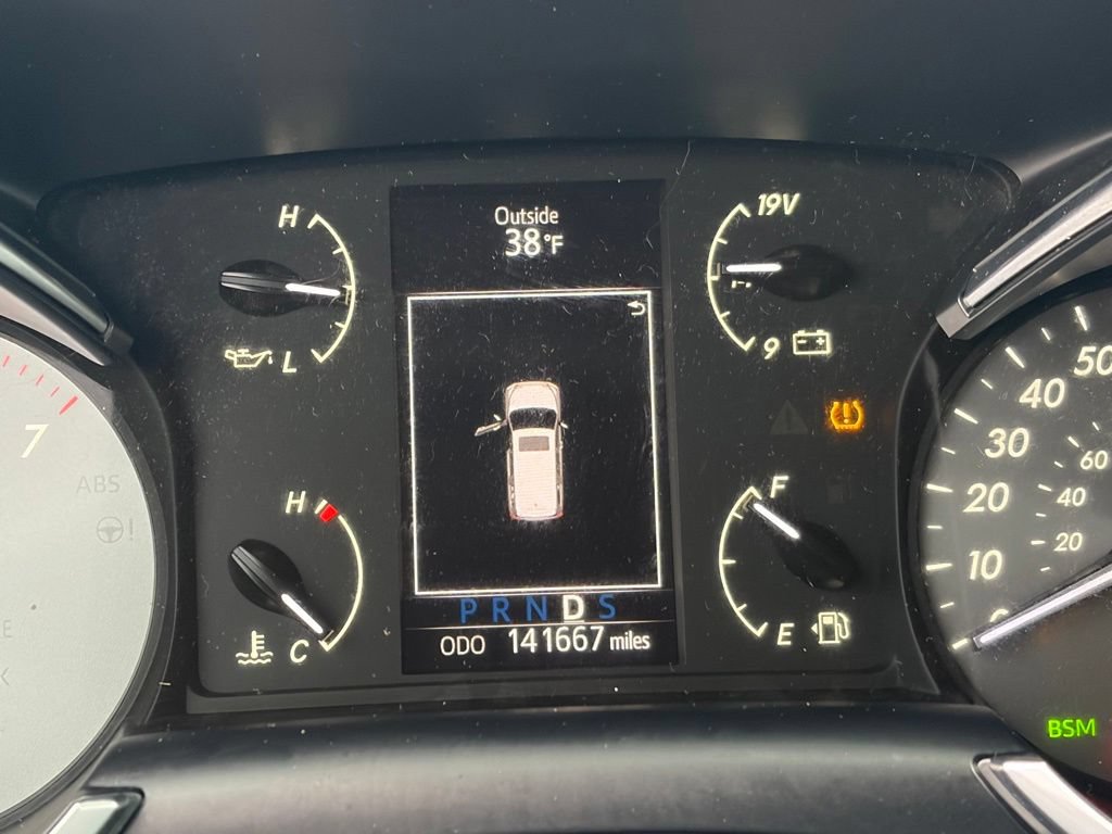 Used 2019 Toyota Sequoia Limited w/ Safety & Convenience Package AWD/4WD image 31