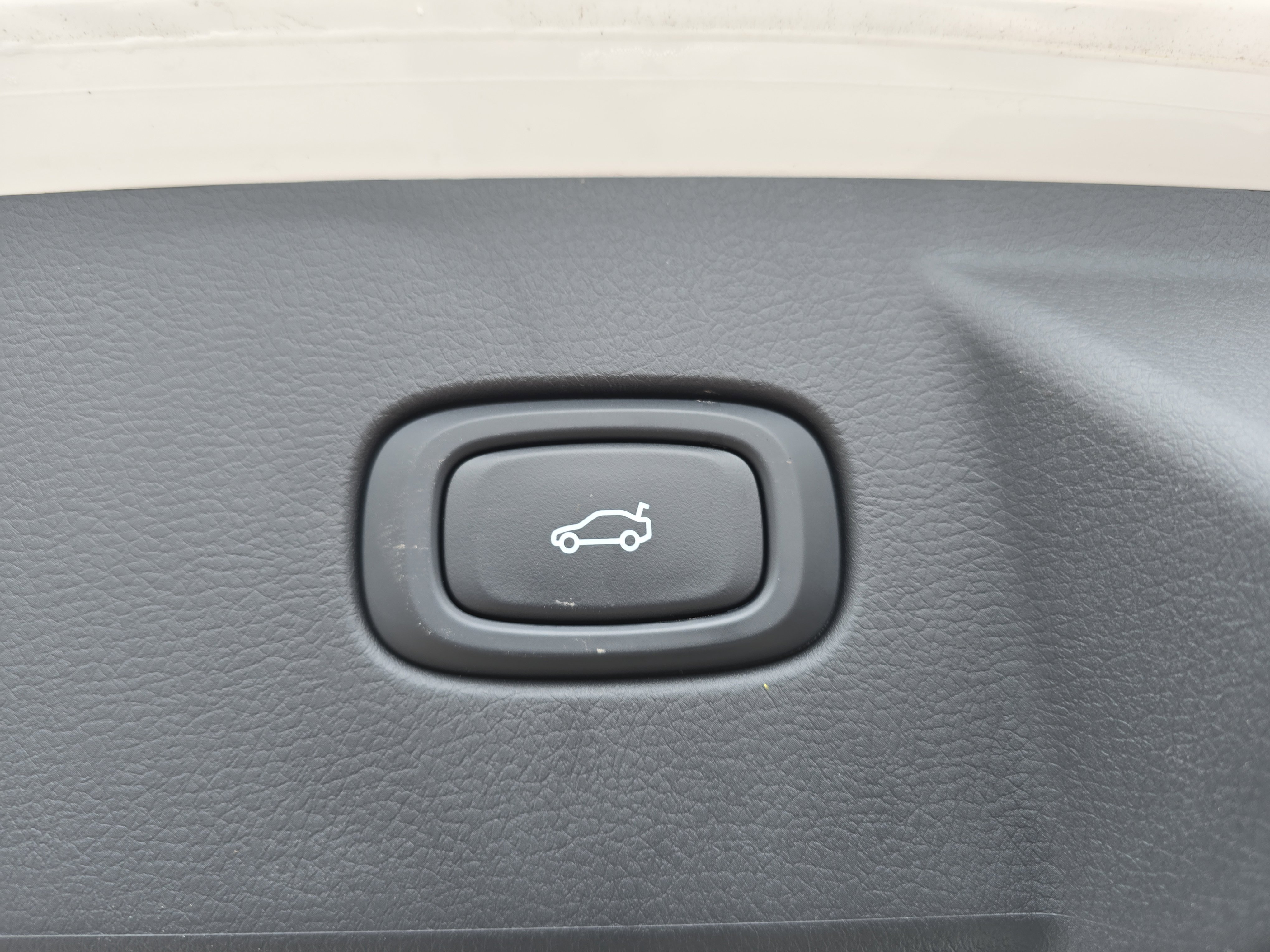 New 2025 VinFast VF 8 Plus image 13