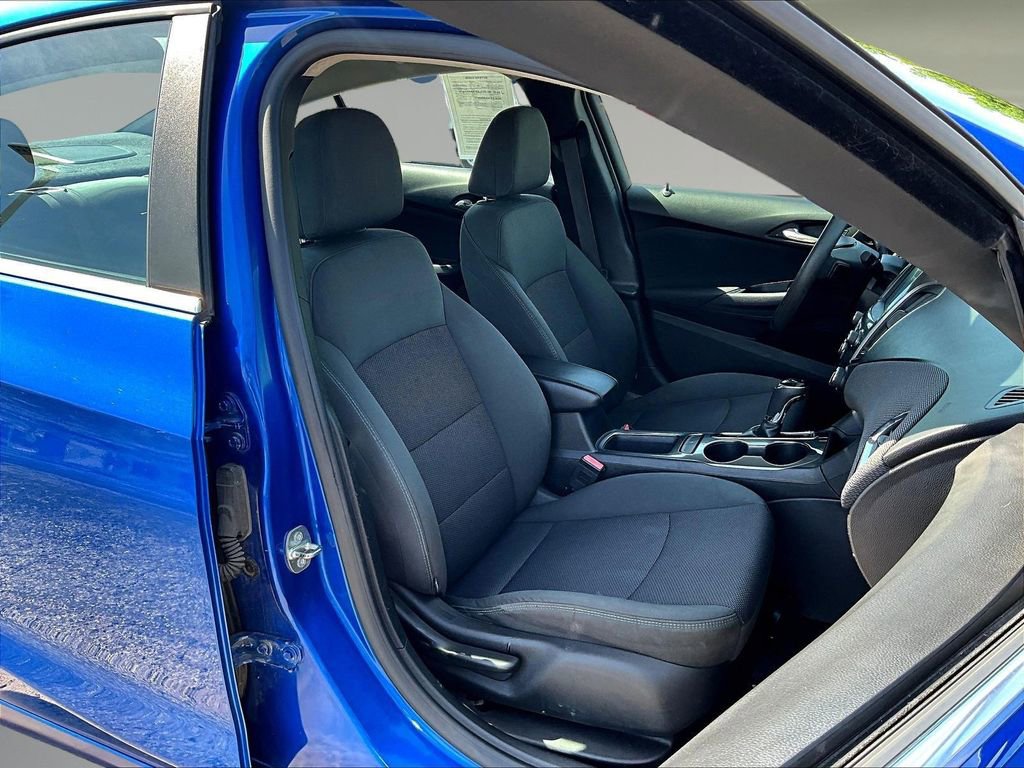 Used 2016 Chevrolet Cruze LT w/ Sun And Sound Package FWD image 31