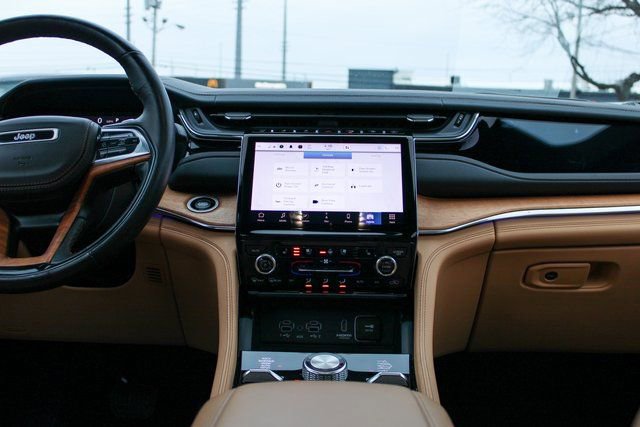 Used 2023 Jeep Grand Cherokee L Summit image 18