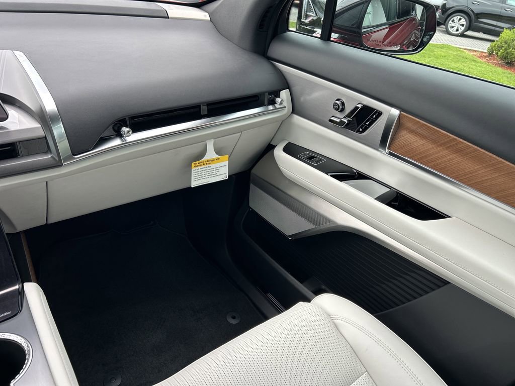 New 2026 Cadillac Vistiq Sport image 16