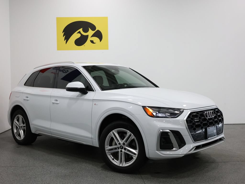 Certified 2024 Audi Q5 e Premium w/ Convenience Package AWD/4WD image 2