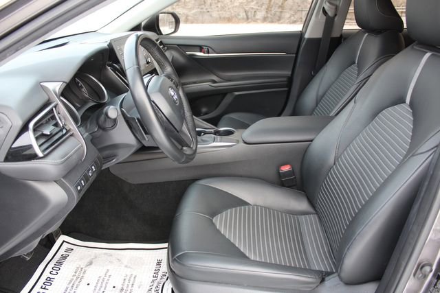 Used 2023 Toyota Camry SE image 6