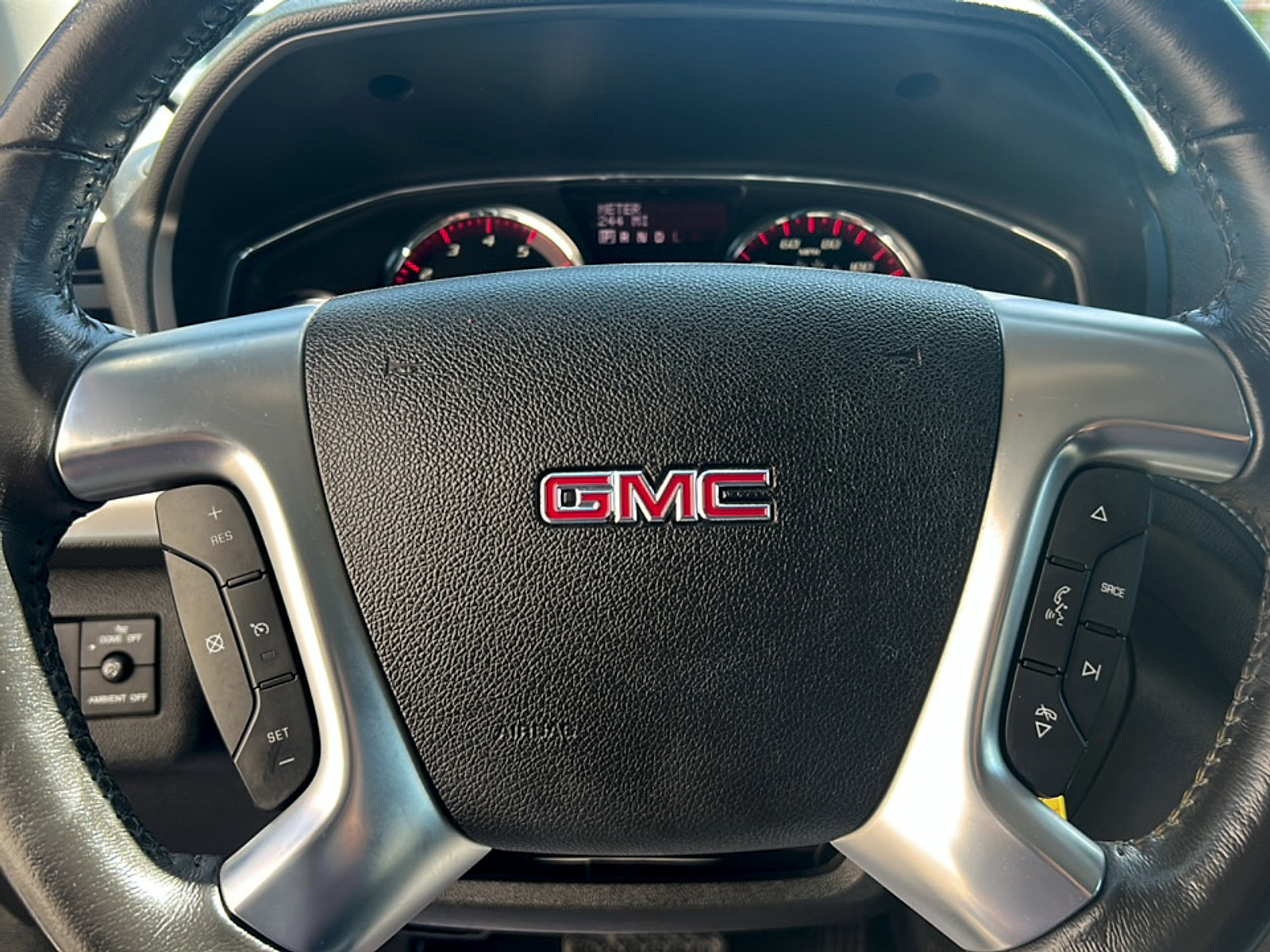 Used 2015 GMC Acadia SLE FWD image 13
