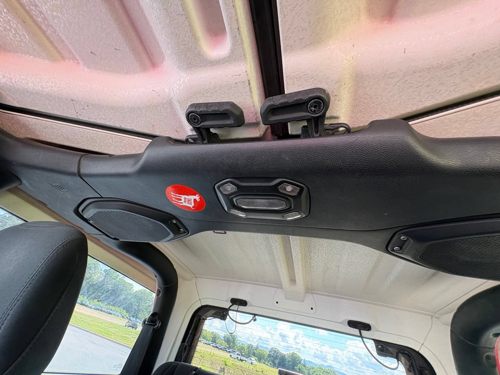 Used 2018 Jeep Wrangler Rubicon AWD/4WD image 24