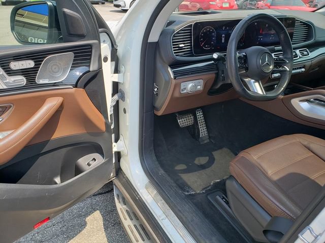 Used 2024 Mercedes-Benz GLS 450 4MATIC image 13
