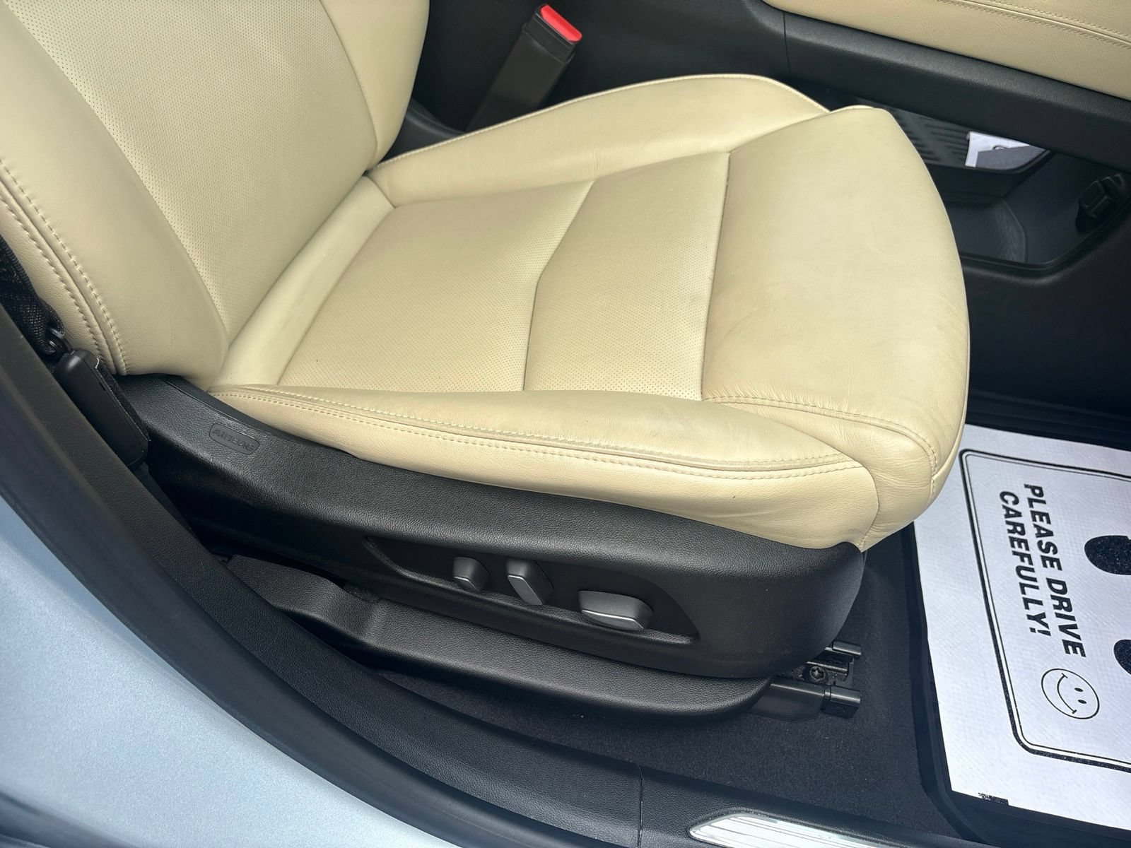 Used 2017 Cadillac XT5 Luxury w/ Driver Awareness Package AWD/4WD image 23