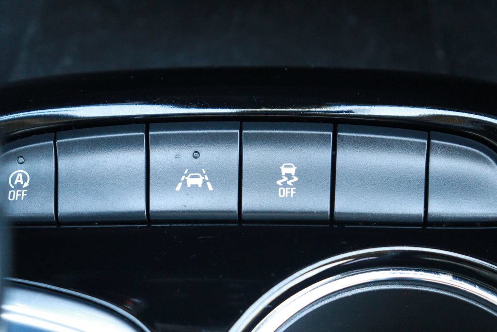 Used 2025 Buick Encore GX Preferred FWD image 17