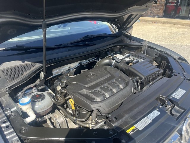 Used 2018 Volkswagen Tiguan SEL image 12