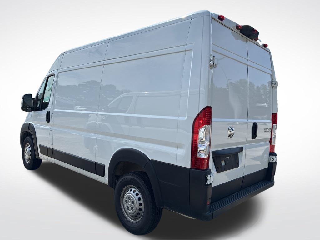 Used 2025 RAM ProMaster 2500 w/ Convenience Group FWD image 3