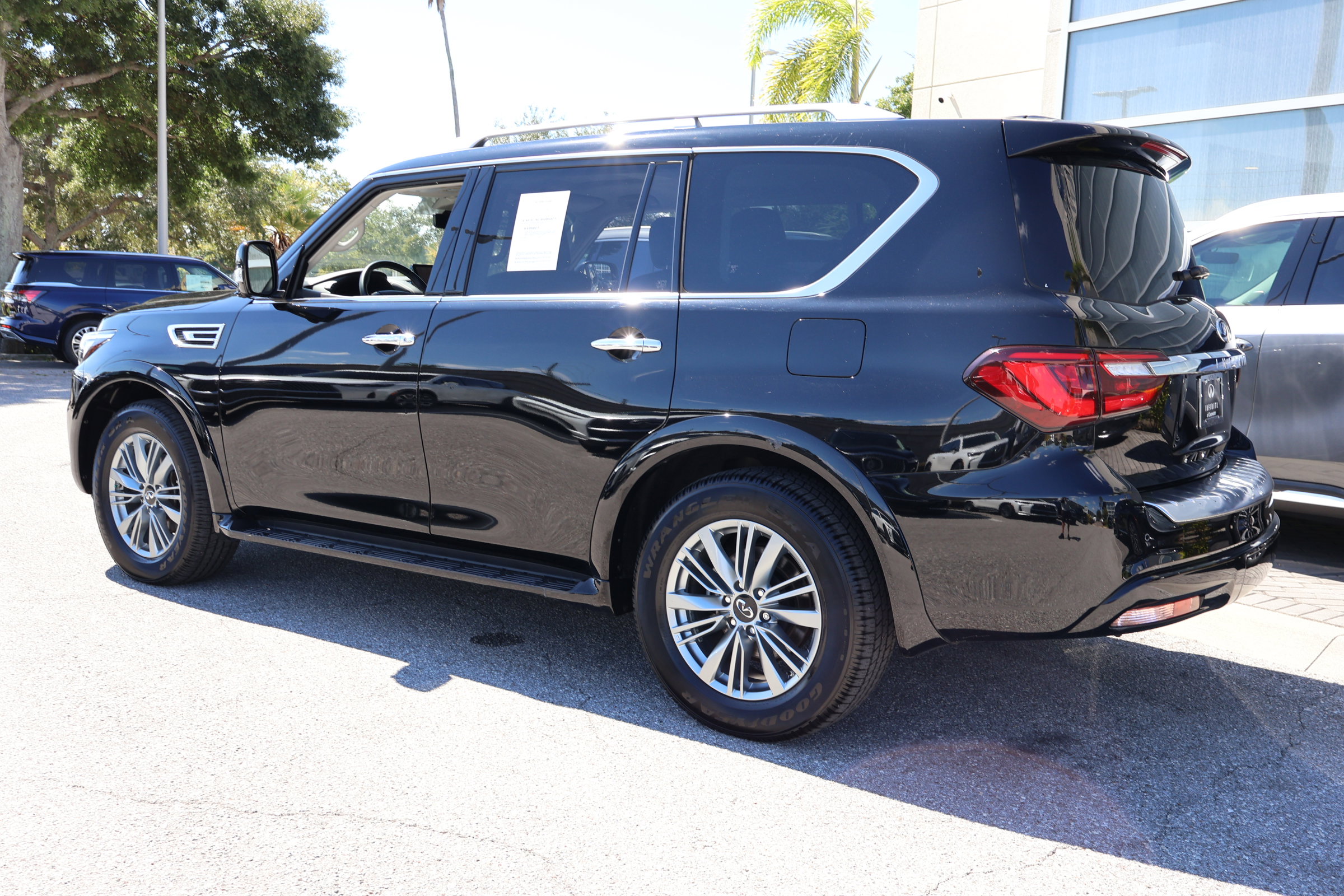 Certified 2022 INFINITI QX80 Luxe w/ Cargo Package image 7