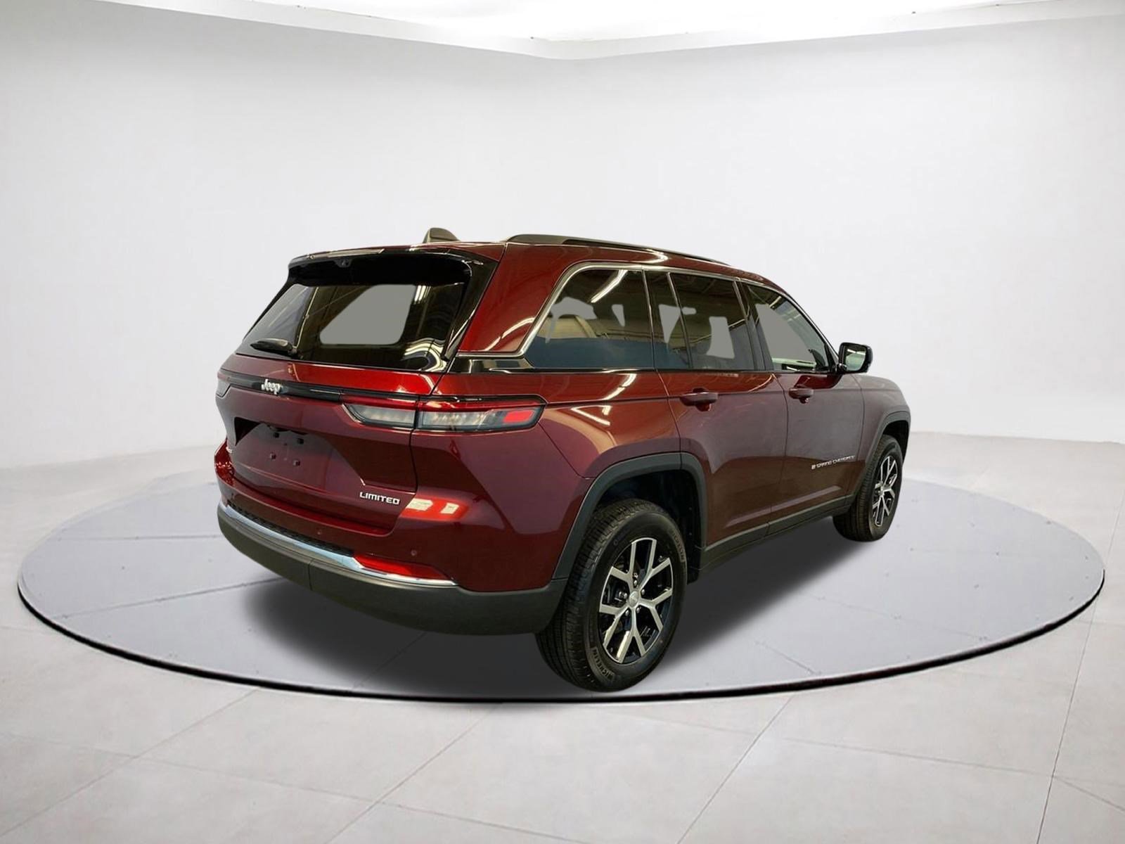 Certified 2025 Jeep Grand Cherokee Limited w/ Luxury Tech Group II AWD/4WD image 7