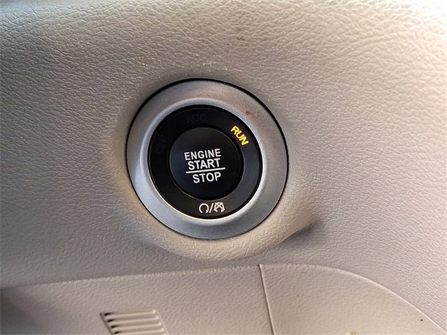 Used 2023 Chrysler Pacifica Touring-L image 23