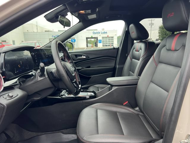 Used 2026 Chevrolet Trax RS w/ Sunroof Package FWD image 4