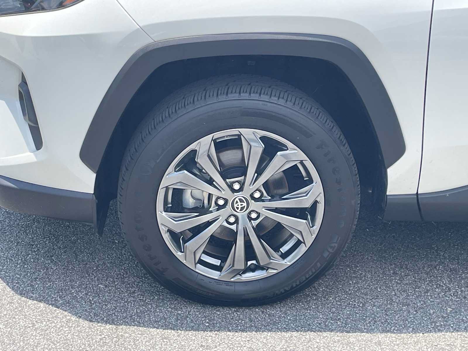 Used 2022 Toyota RAV4 XLE Premium AWD/4WD image 7
