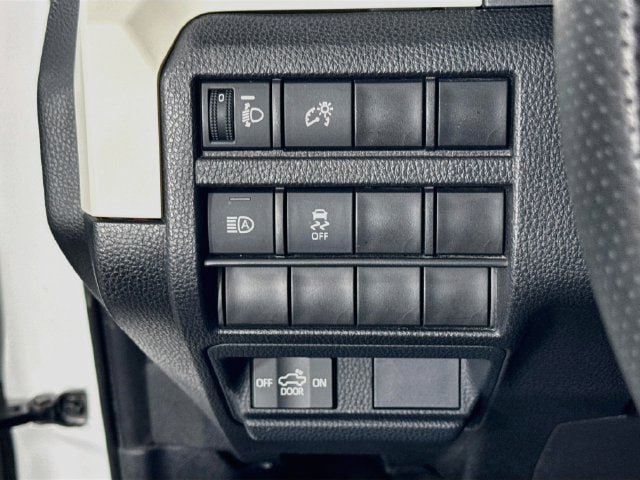 Used 2024 Toyota Tacoma TRD Off-Road AWD/4WD image 10