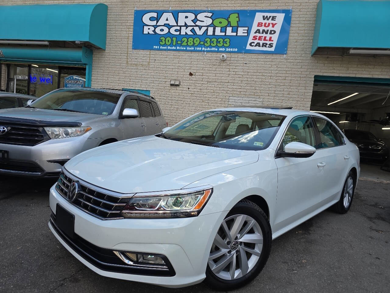 Used 2018 Volkswagen Passat 2.0T SE image 2