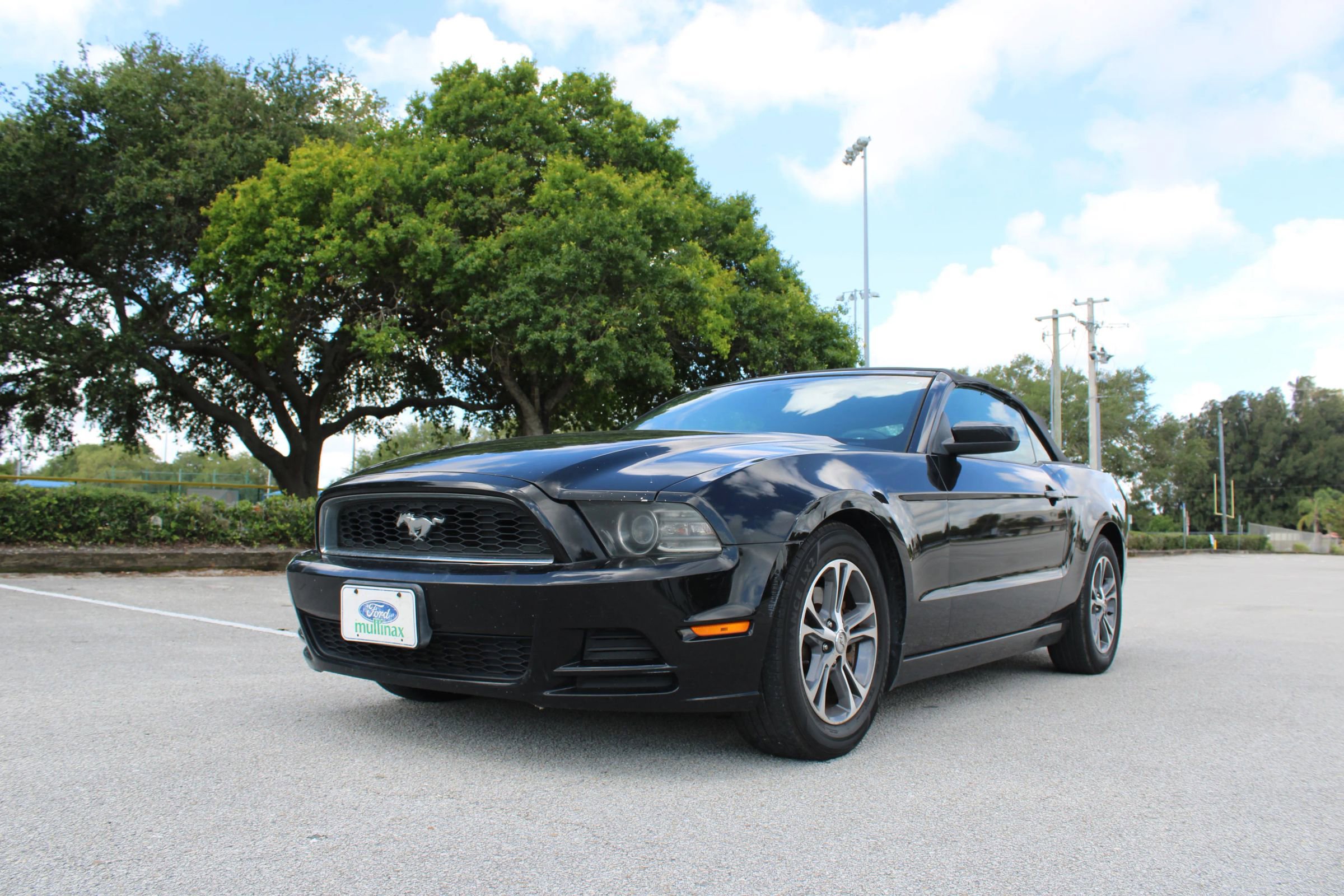 Used 2014 Ford Mustang Premium RWD image 15