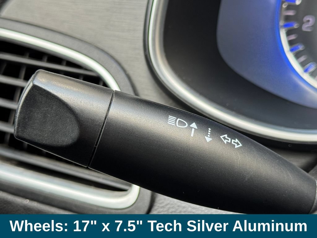 Used 2015 Chrysler 200 Limited FWD image 12
