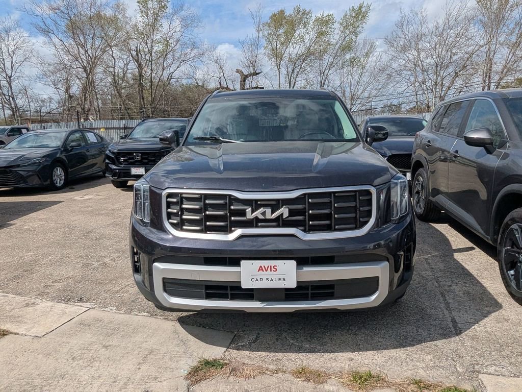 Used 2025 Kia Telluride S image 2