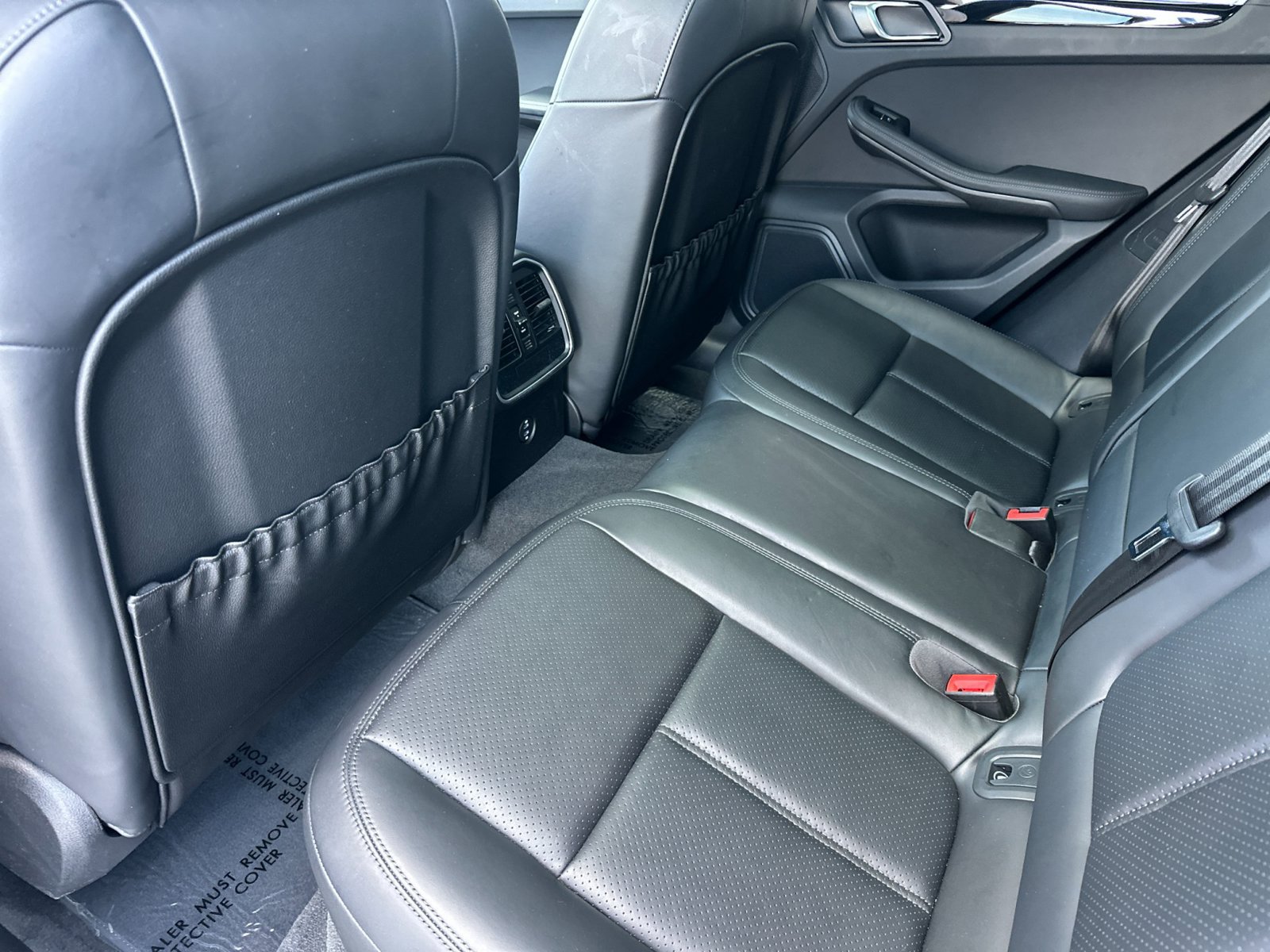 Certified 2023 Porsche Macan S AWD/4WD image 18