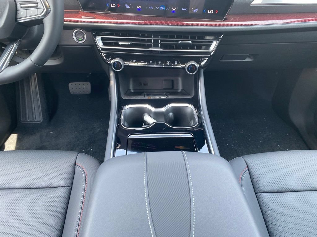 New 2026 Chevrolet Traverse Z71 w/ Enhanced Driving Package AWD/4WD image 15